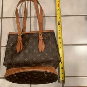 Authentic Louis Vuitton purse